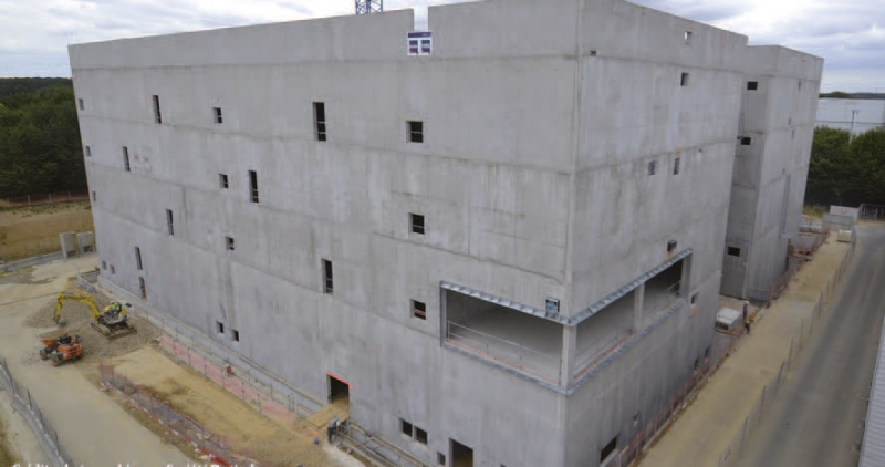 Construction des nouveaux bâtiments du CTLES dédiés au stockage des collections imprimées.