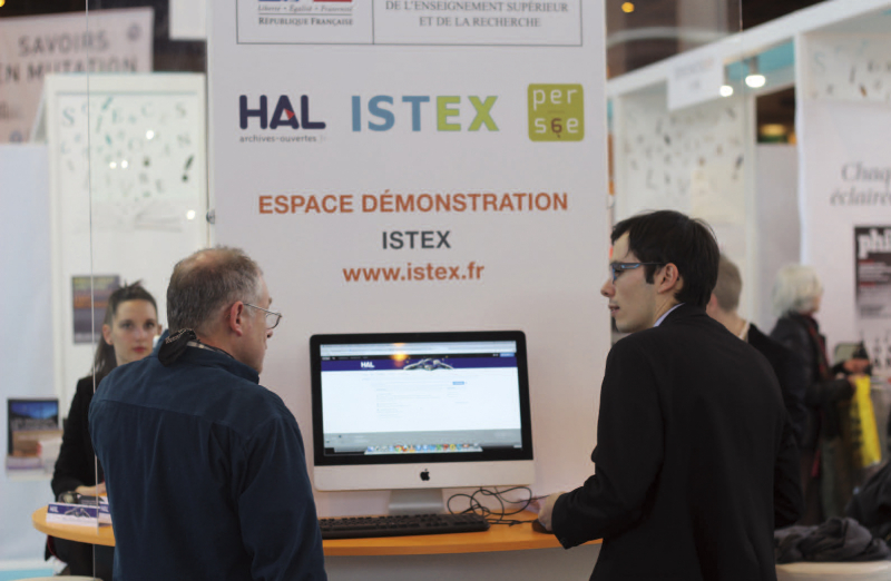 Espace commun de démonstration HAL-Istex-Persée lors du Salon du livre 2015