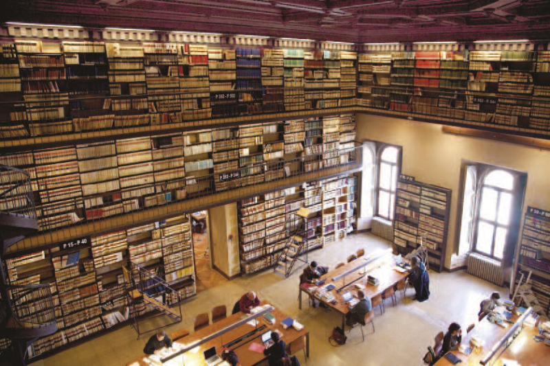 La grande salle de lecture de la bibliothèque