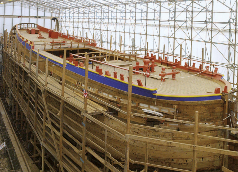 Tout comme pour la construction de la réplique de l’Hermione (ci-dessus) de 1779, Sudoc 2 est un vaste chantier pour lequel il ne suffira pas de changer juste quelques planches