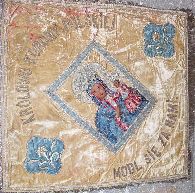Figure 3. – L’image de Notre-Dame de Częstochowa, verso de l’étendard de l’Union des Femmes polonaises « Emilia Plater ».