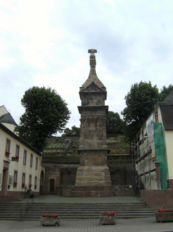 Figure : Le monument funéraire d’Igel, situé dans le duché de Luxembourg au XVIIe siècle, aujourd’hui en Allemagne. 