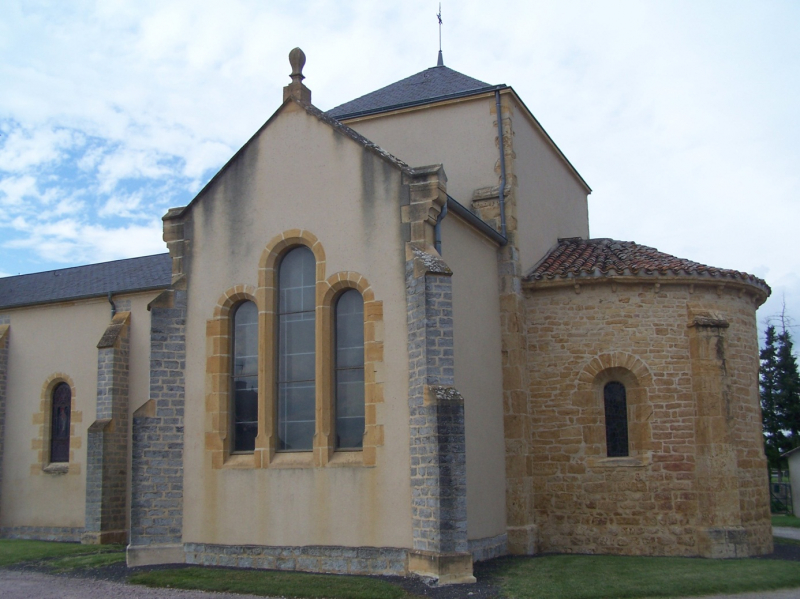 Ill. 6 : Église d’Avrilly. Transept et abside vus du sud