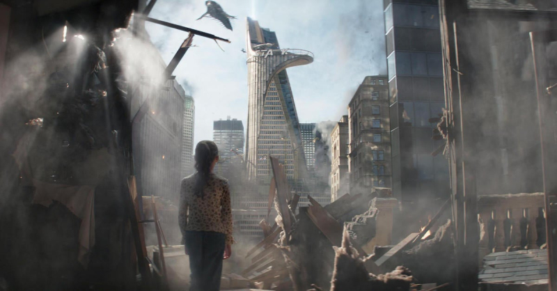 Figure 2. – Kate Bishop sidérée par la bataille depuis son propre penthouse dévasté.
